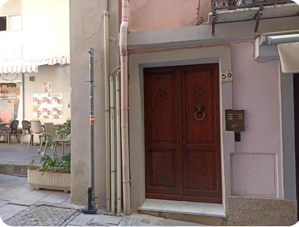 קליארי Castello Camera Privata, Nell'Appartamento Condiviso מראה חיצוני תמונה